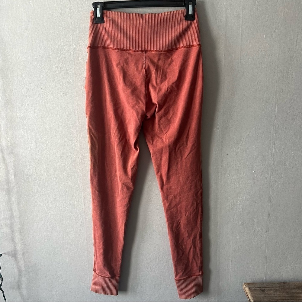 Aerie Chill Play Move Red Ribbed Joggers Size Medium Long - Picture 4 of 5